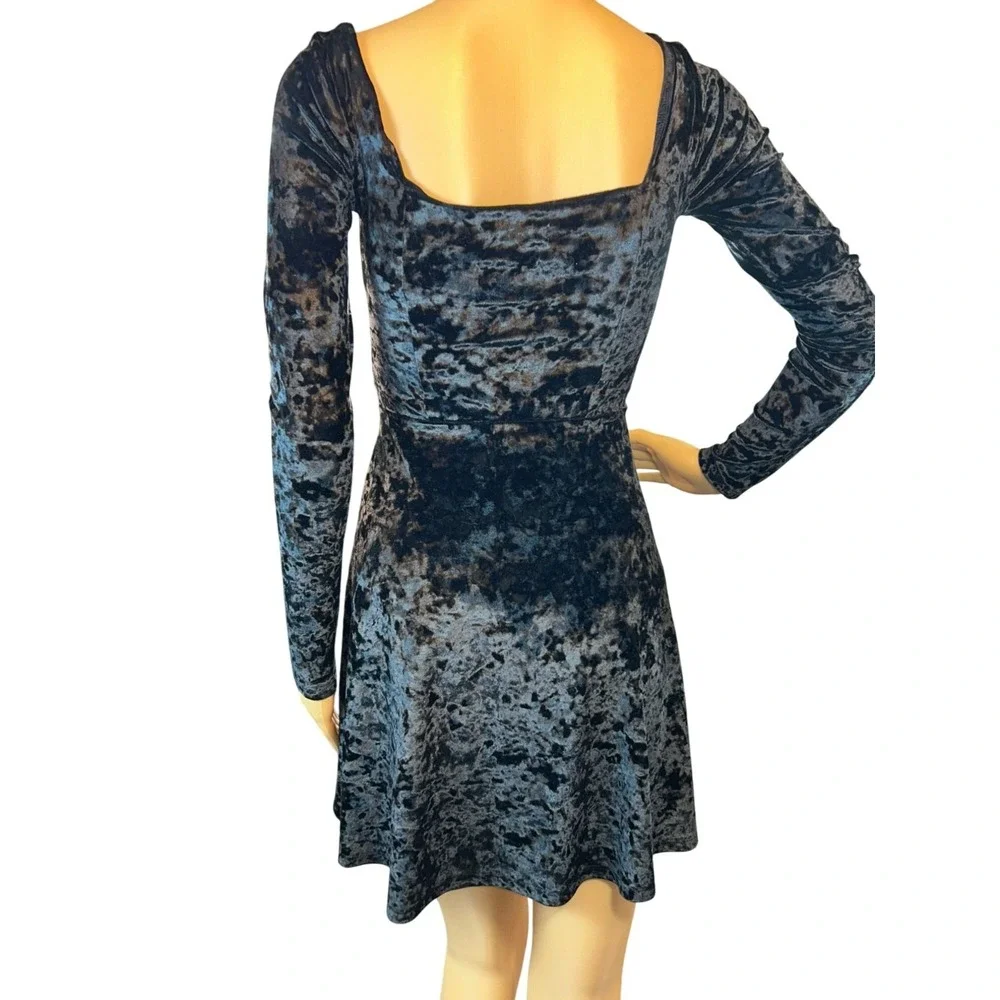 Aeropostale Long Sleeve Velvet Fit + Flare Dress Size XS Black Y2K 90s Skater - Picture 6 of 7